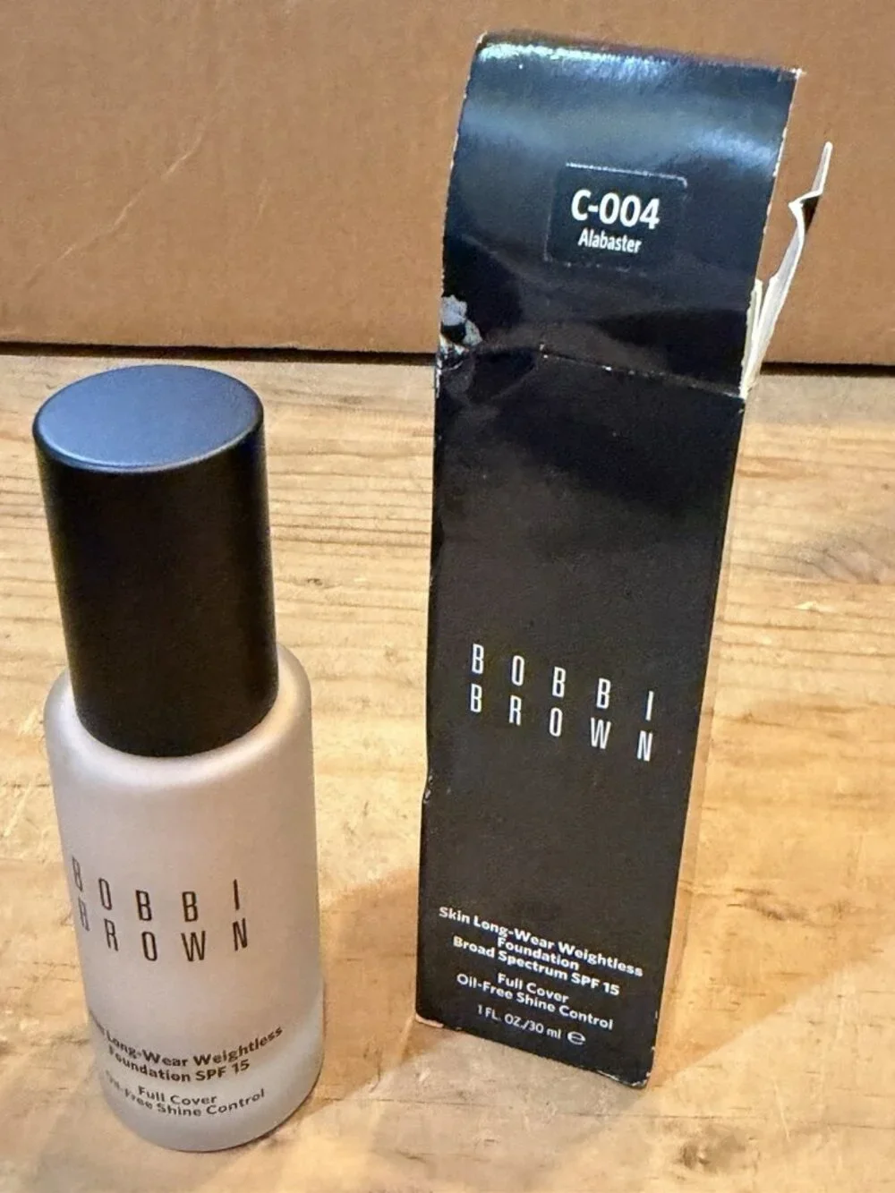 BOBBI BROWN Skin Long-Wear Weightless Foundation SPF15 C-004 Alabaster 1 oz